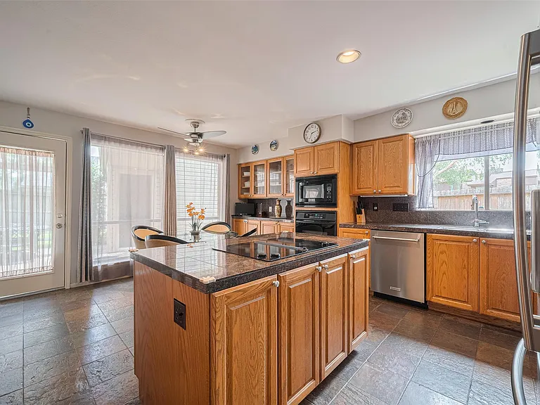12231 Carriage Hill Dr — Photo 9