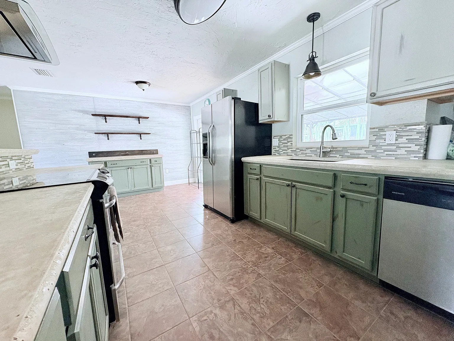 3 bed, 1500 sqft, $2,750 — Photo 2
