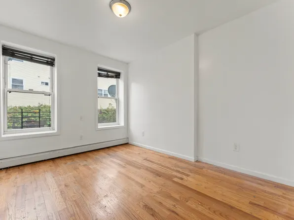 1094 Blake Avenue image 9 of 15