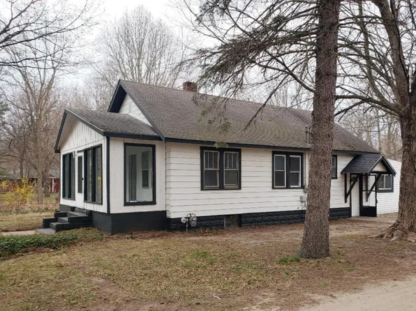 3360 Riverside Rd, Benton Harbor, MI 49022