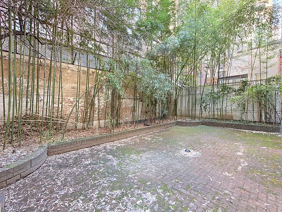 5th image of 111 E 38th St #1D