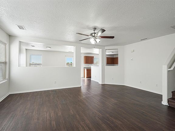 4th image of 5205 Caprock Dr NE