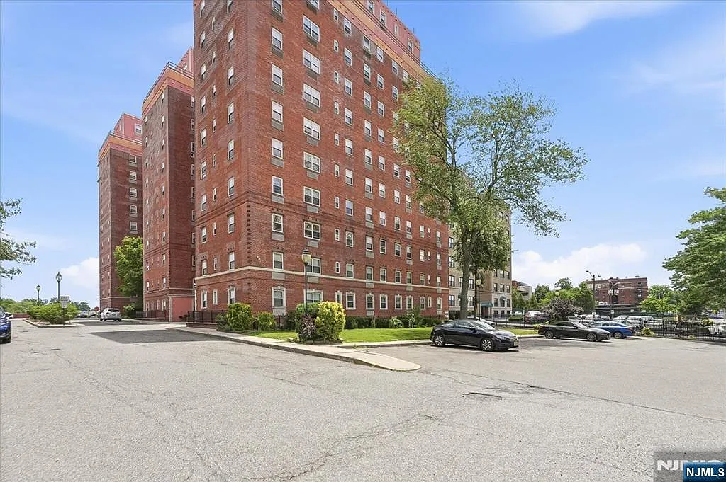 2 bed, 2.0 bath, $2,650 — Photo 3