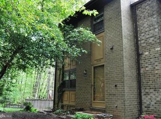 2058 Headlands Cir, Reston, VA 20191