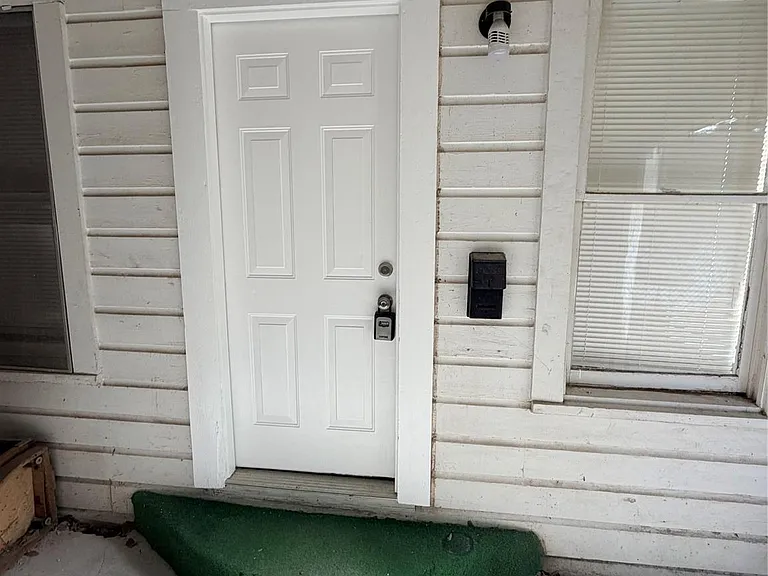 1322 Avenue N #B — Photo 2