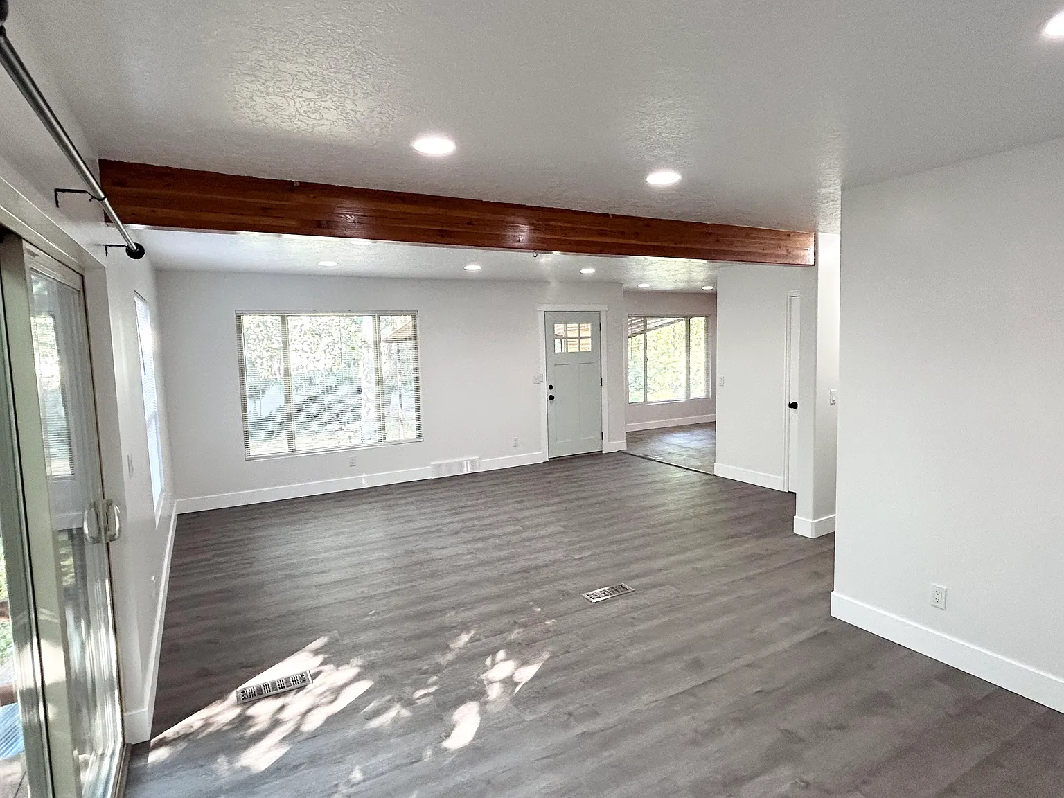 3720 S 2455 E — Photo 2