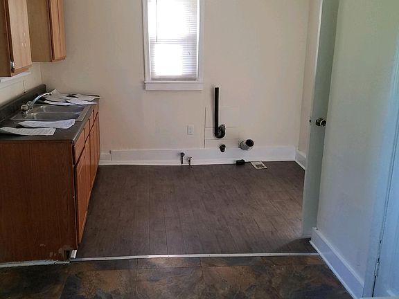 3rd image of 3914 W Chatham Dr