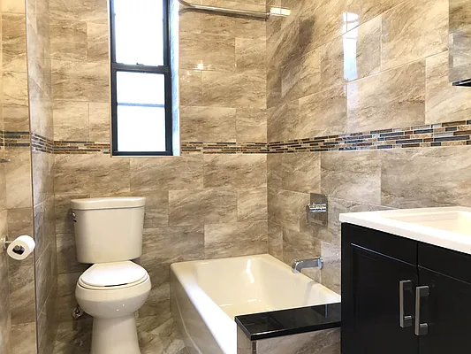 Rented by Lang Realty LLC | media 6