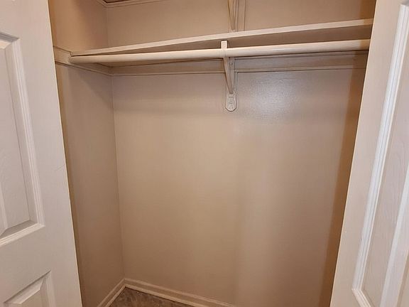 5th image of 1040 S York Rd APT 1N
