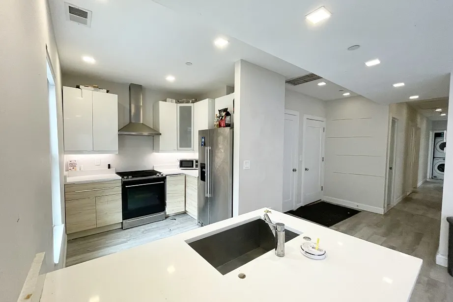 113 Hillside St #3