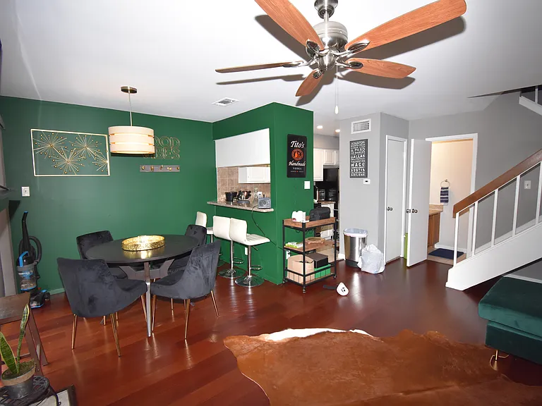 5740 Martel Ave #A12 — Photo 9
