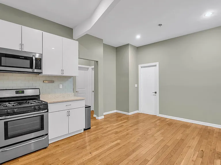 469 Central Ave #1R — Photo 2