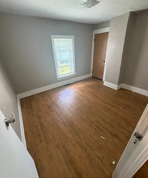 191 Vandervoort St — Photo 5