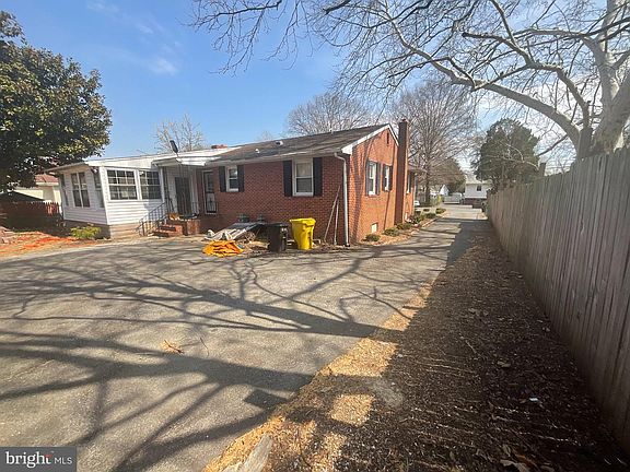 4th image of 1012 Rose Anne Rd