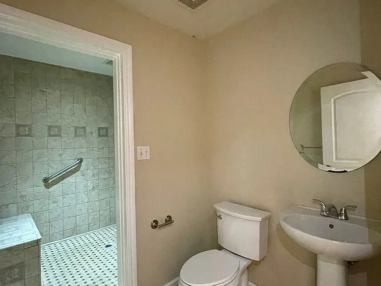 425 San Fernando St — Photo 7