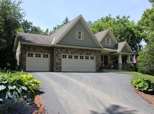 2325 Melody Hill Rd, Excelsior, MN 55331