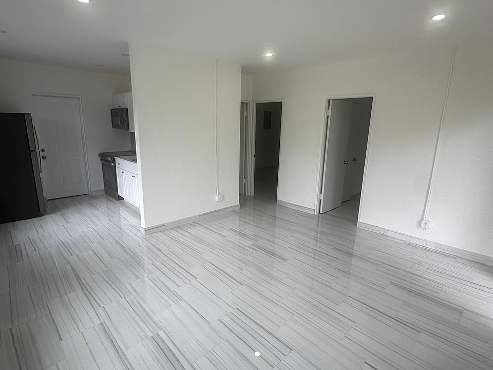 1st image of 4644 Bougainvilla Dr #1