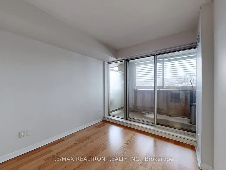 1050 The Queensway #217 — Photo 30