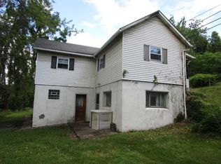 7052 Pleasant Valley Rd, Irwin, PA 15642