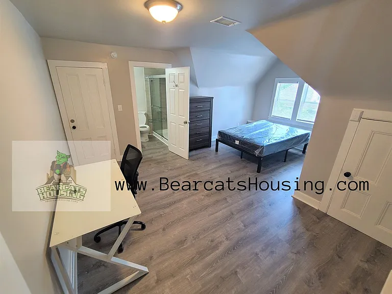 93 Chestnut St — Photo 18