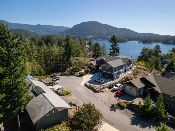 4622 Sinclair Bay Rd #4, Sunshine Coast, BC V0N 1S1