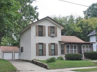 418 N Washington St, Janesville, WI 53548