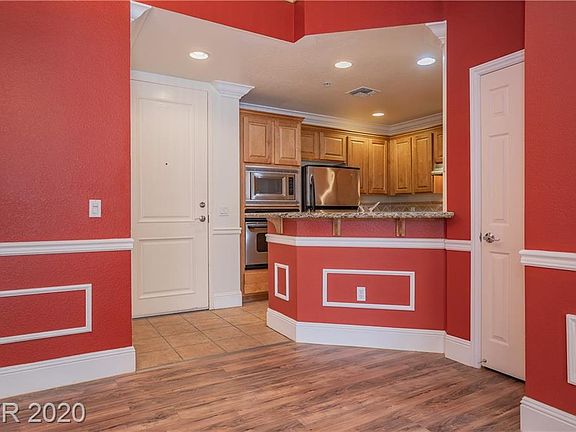 4th image of 43 Agate Ave Unit 202