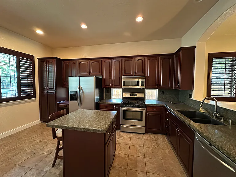 5814 Anchor Bay Way — Photo 3