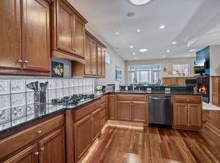 17539 Hackberry Ct, Eden Prairie, MN 55347