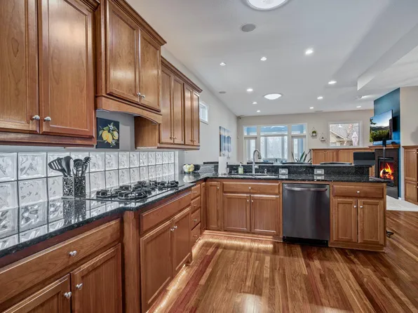 17539 Hackberry Ct, Eden Prairie, MN 55347