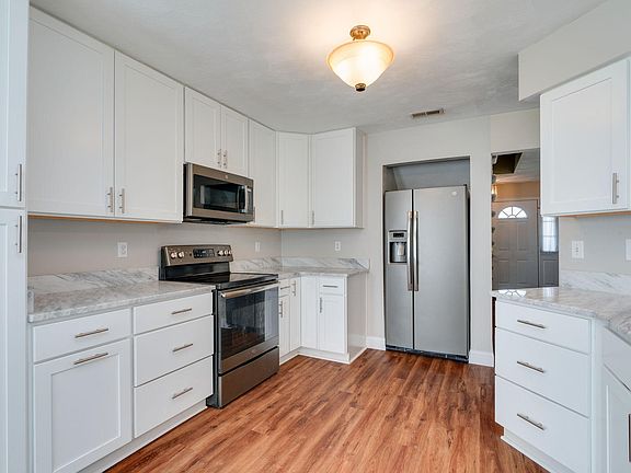 3rd image of 1397 Dalsbury Ln