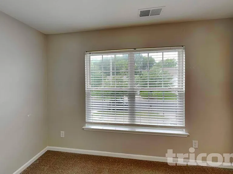 11311 Breezehill Ln — Photo 14