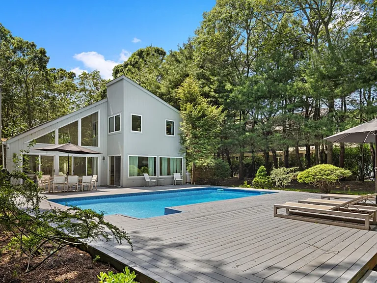 24 Quogue Riverhead Rd — Photo 1