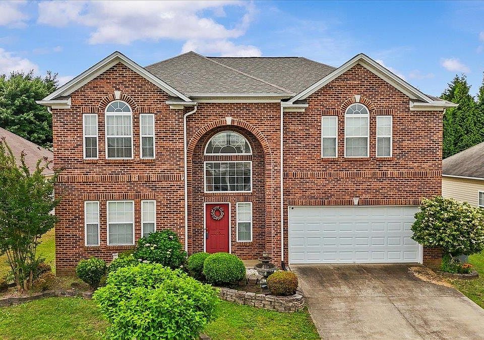 1st image of 206 Collingwood Ln