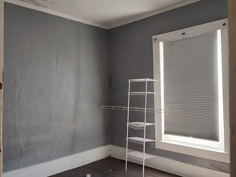 323 S West St — Photo 4
