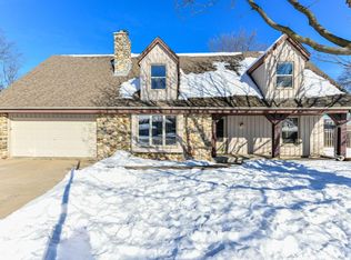 3630 S Sandalwood Ct, New Berlin, WI 53151