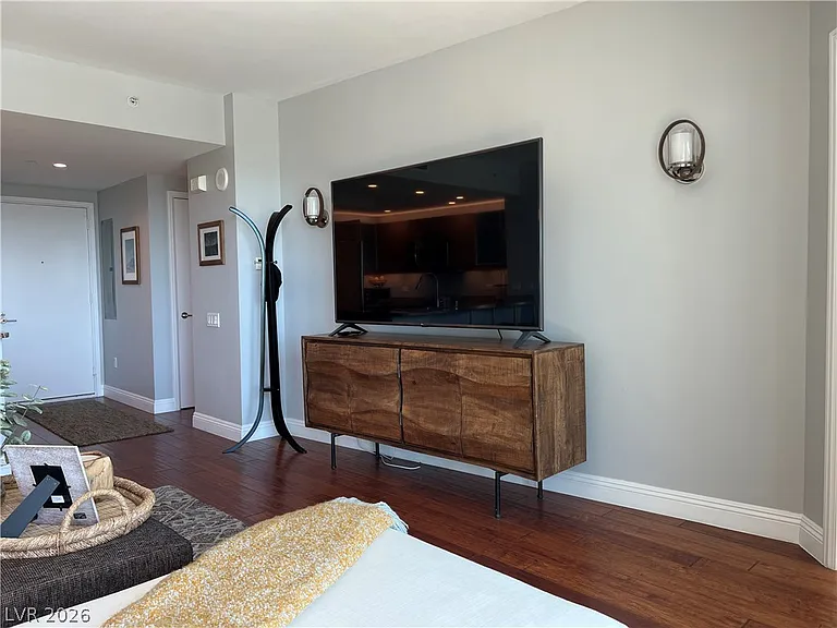 322 Karen Ave #805 — Photo 12