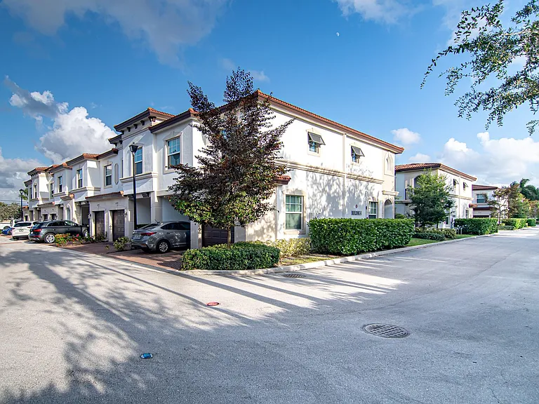 14388 Emerald Place Way #14388 — Photo 9