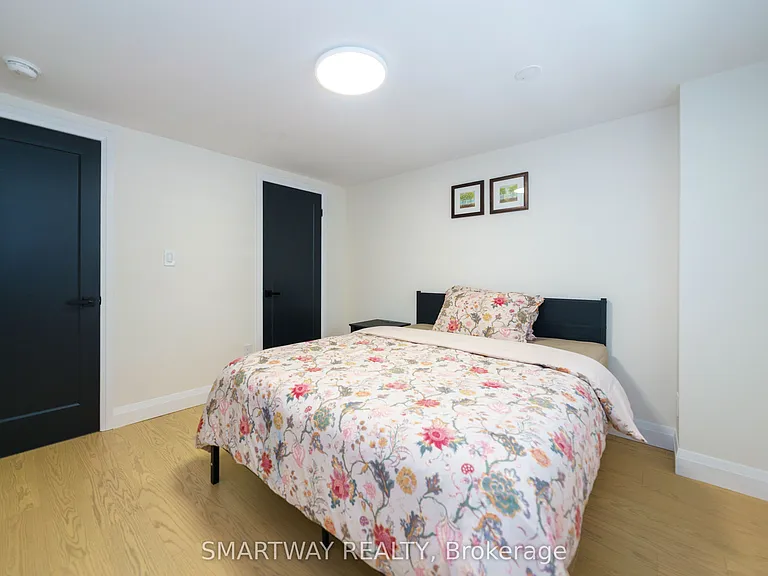 107 Campbell Cres — Photo 34