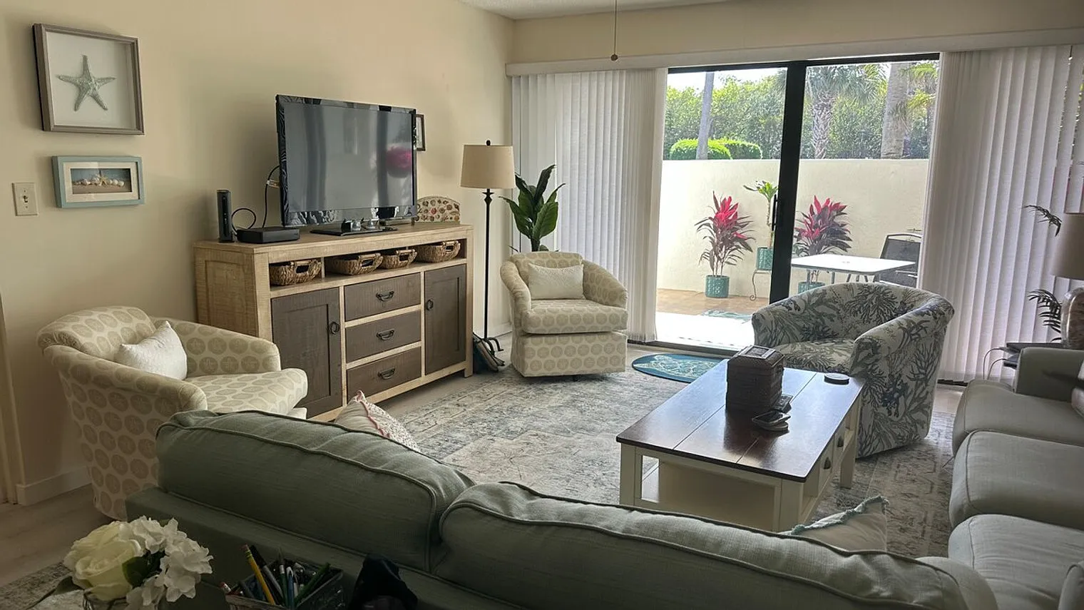 2 bed, 2.0 bath, $3,704 — Photo 1