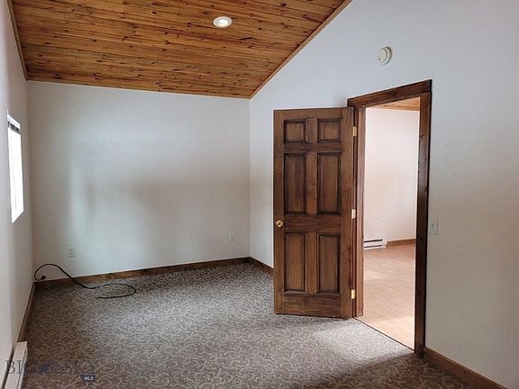 5th image of 211 Danaher Trl