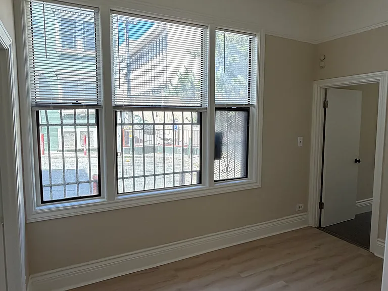 837 Broadway St #2 — Photo 3