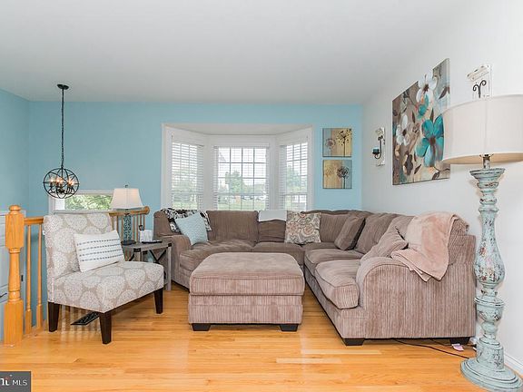 3rd image of 14600 Turara Ct