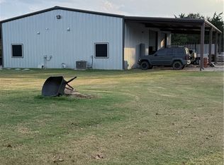 9046 Old Macey Rd, Hearne, TX 77859