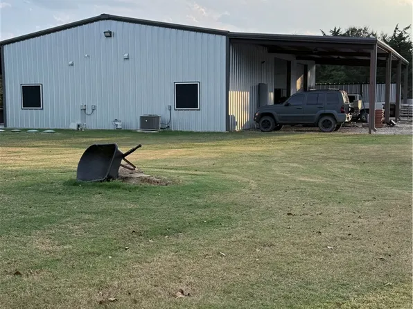 9046 Old Macey Rd, Hearne, TX 77859