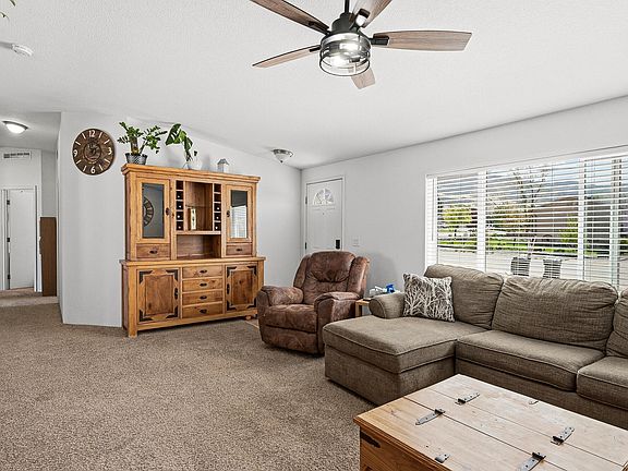 5th image of 1637 E Midvalley Rd