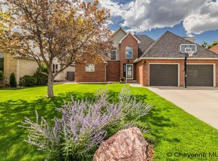 727 Oak Valley Ln, Cheyenne, WY 82009