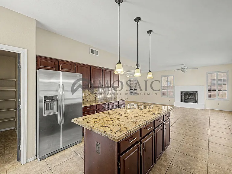 1819 E Cascade Dr — Photo 20