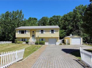 22 Red Maple Way, New Windsor, NY 12553