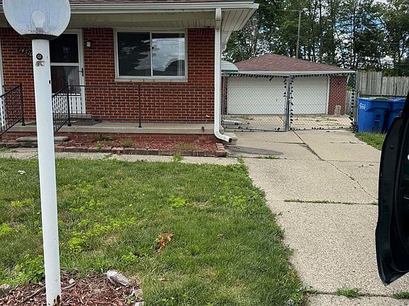 4th image of 14510 Hoerning Ave